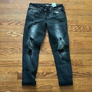 Levi’s boyfriend Jean